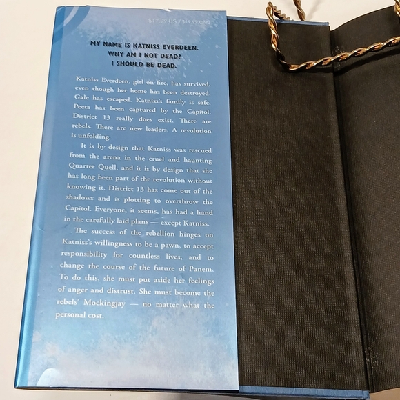 MOCKING JAY - The Final Book of THE HUNGER GAMES By Suzanne Collins - Picture 3 of 6